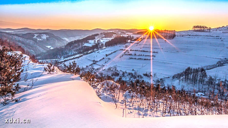                      《秘境·雅村·民俗·賦》㈠